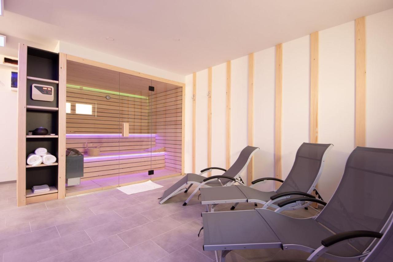 Chic Apartments With Balcony And Spa In Mojstrana Esterno foto