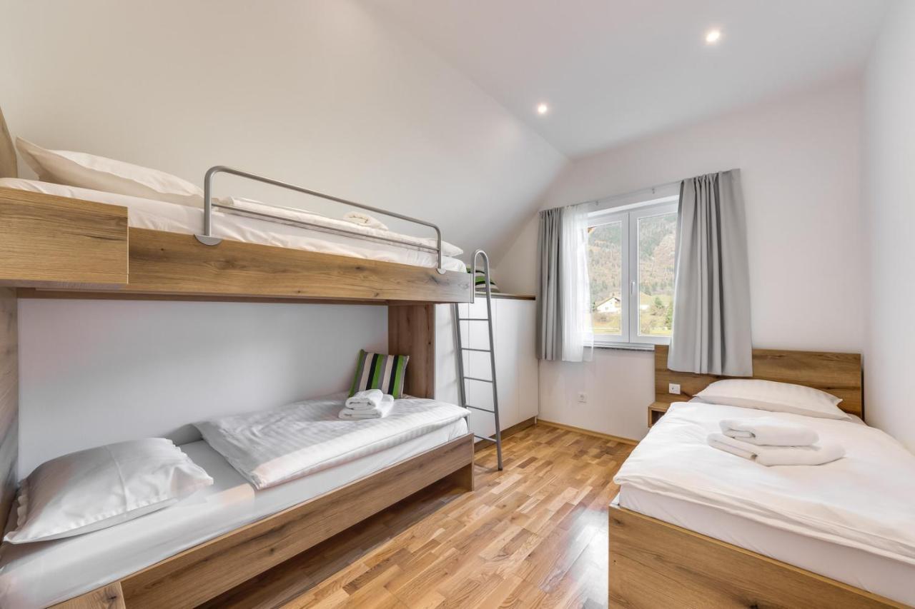 Chic Apartments With Balcony And Spa In Mojstrana Esterno foto
