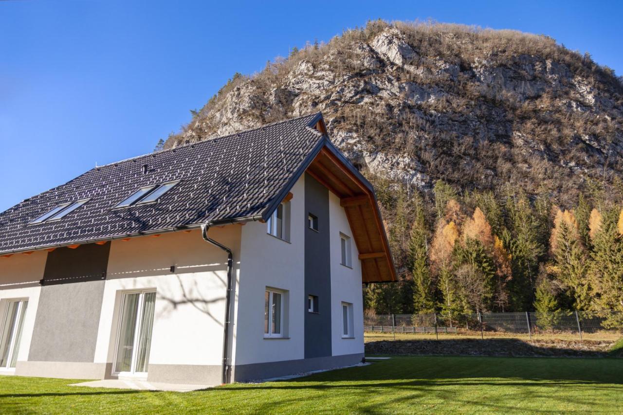 Chic Apartments With Balcony And Spa In Mojstrana Esterno foto