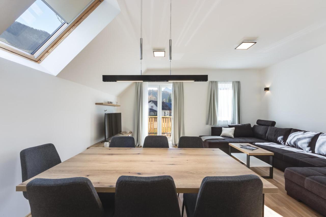 Chic Apartments With Balcony And Spa In Mojstrana Esterno foto