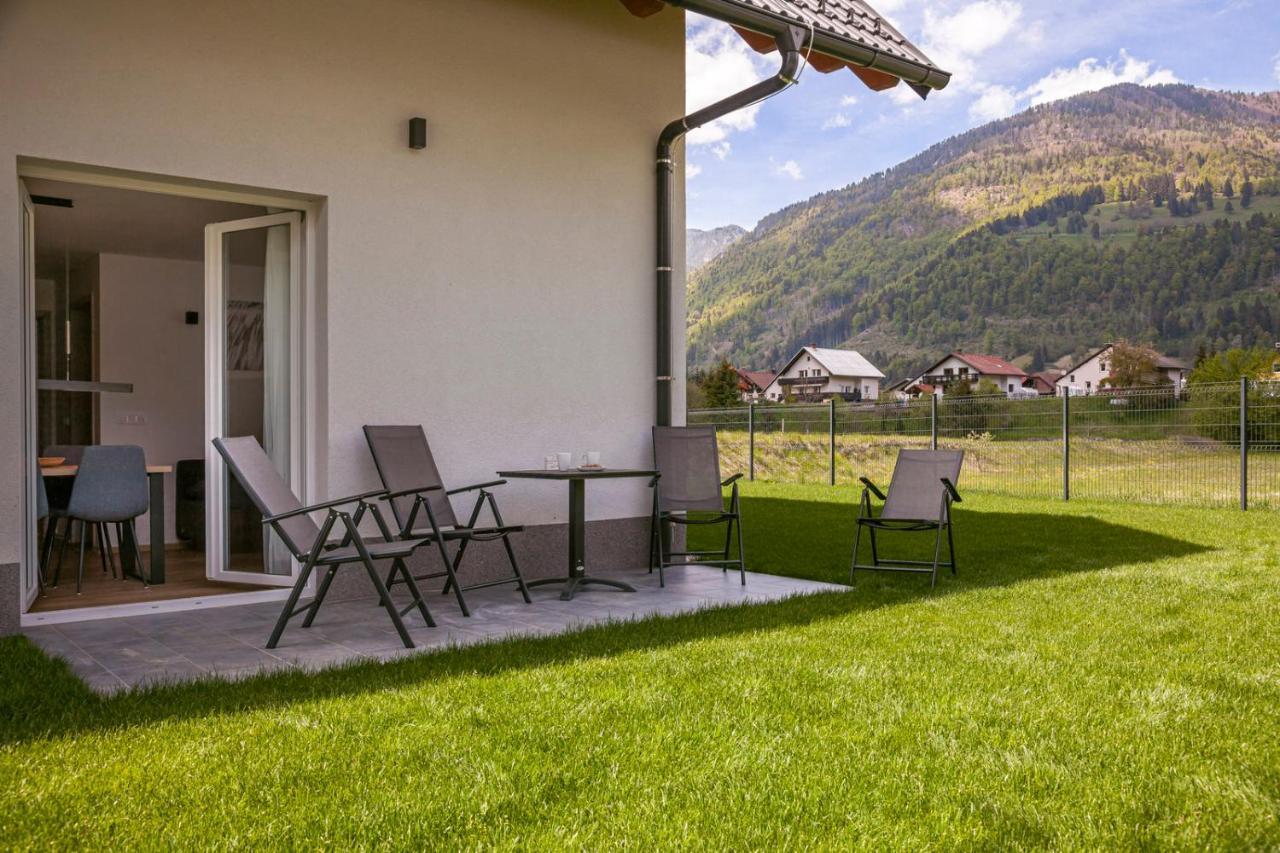 Chic Apartments With Balcony And Spa In Mojstrana Esterno foto