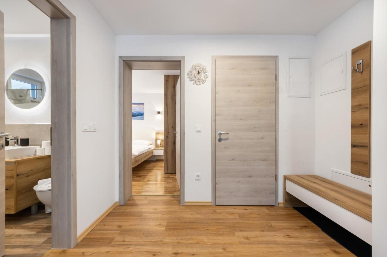 Chic Apartments With Balcony And Spa In Mojstrana Esterno foto