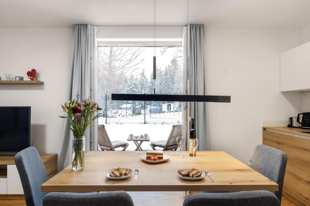 Chic Apartments With Balcony And Spa In Mojstrana Esterno foto